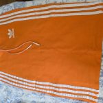 חצאית כתום אדידס Adidas – אדידס יד שנייה בנמיז - Nemyz