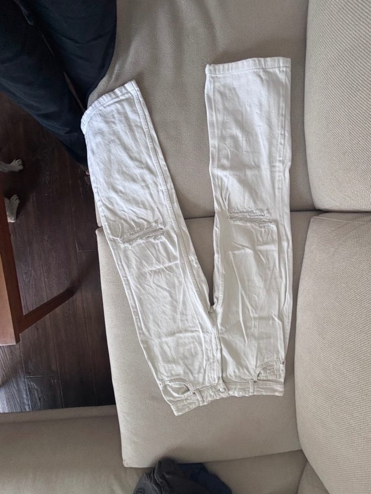 גינס לבן קרעים ברשקה Bershka – ברשקה יד שנייה בנמיז - Nemyz