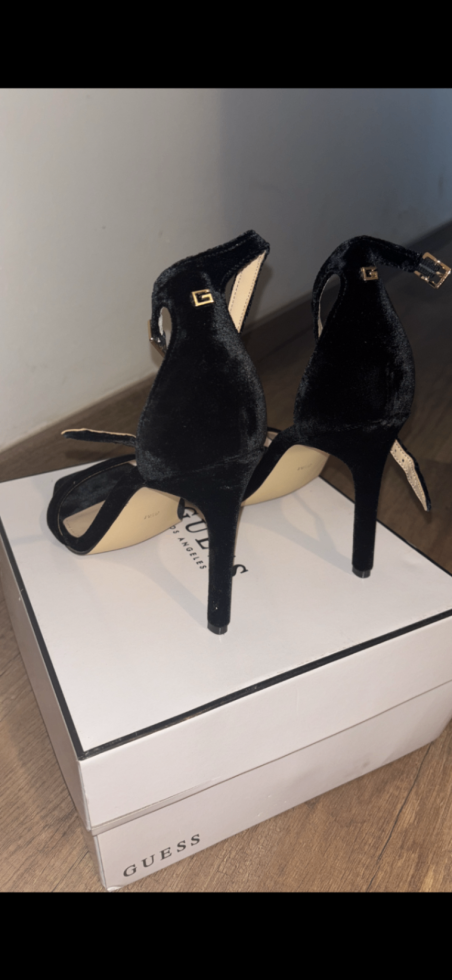 סנדל עקב guess Guess - גס יד שנייה בנמיז - Nemyz