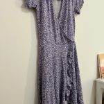 שמלה סגולה עם הדפס Pull & Bear - פול אנד בר יד שנייה בנמיז - Nemyz