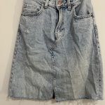 חצאית ג׳ינס קצרה Bershka – ברשקה יד שנייה בנמיז - Nemyz