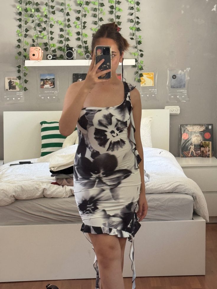 שמלת מיני ברשקה Bershka – ברשקה יד שנייה בנמיז - Nemyz