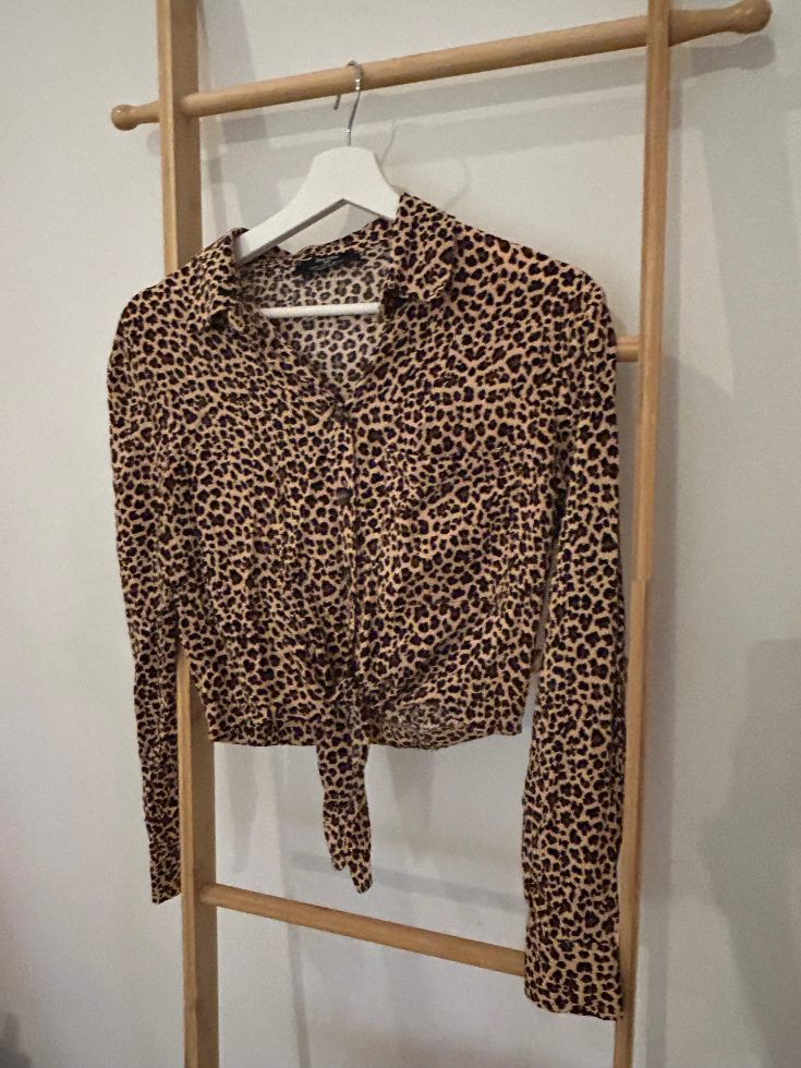 חולצה ארוכה מנומרת Bershka – ברשקה יד שנייה בנמיז - Nemyz