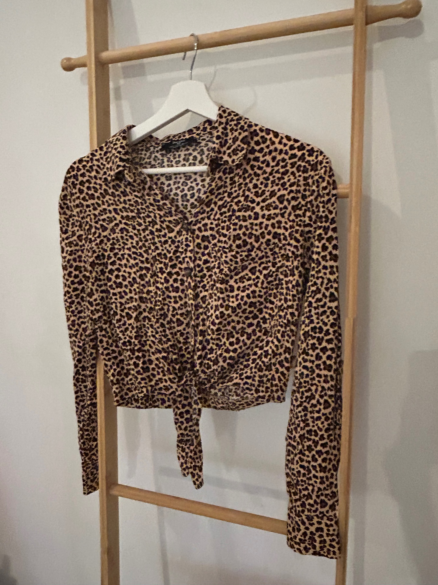 חולצה ארוכה מנומרת Bershka – ברשקה יד שנייה בנמיז - Nemyz