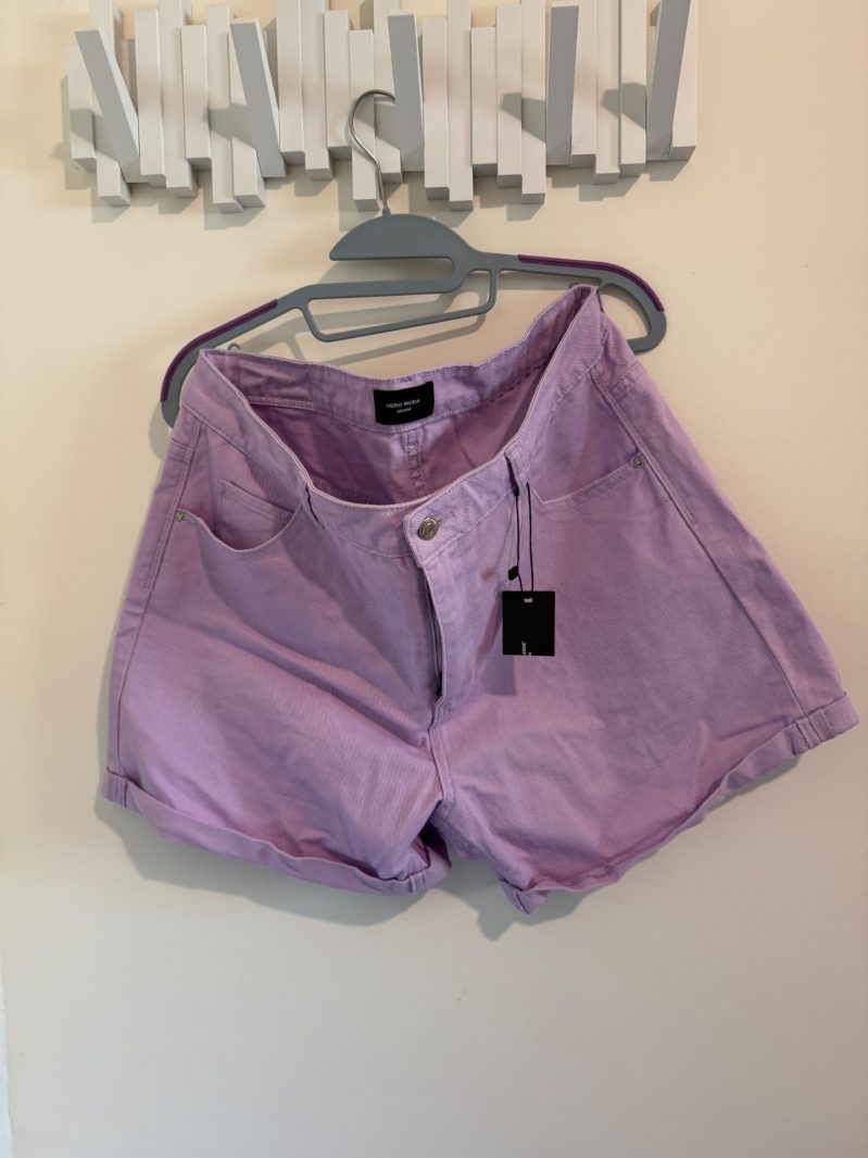 מכנסיים סגולים קצרים Vero Moda – ורו מודה יד שנייה בנמיז - Nemyz
