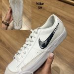 סניקרס נייק בצבע לבן Nike - נייקי יד שנייה בנמיז - Nemyz