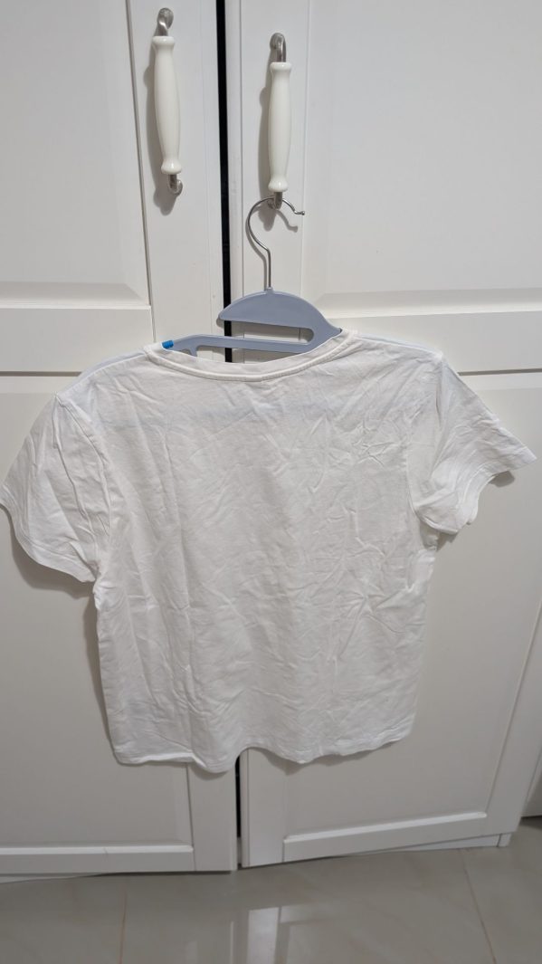 טישירט לבנה יוניקלו יוניקלו – Uniqlo יד שנייה בנמיז - Nemyz