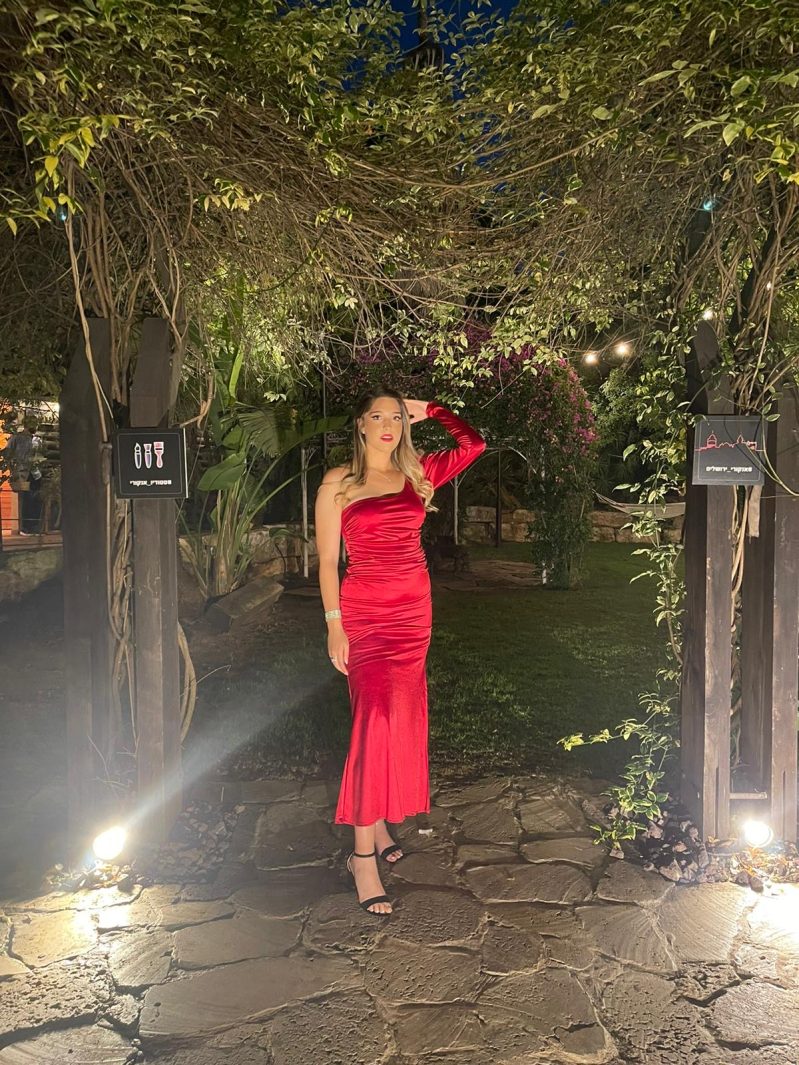 שמלה הורסת❤️😍 April – אפריל יד שנייה בנמיז - Nemyz