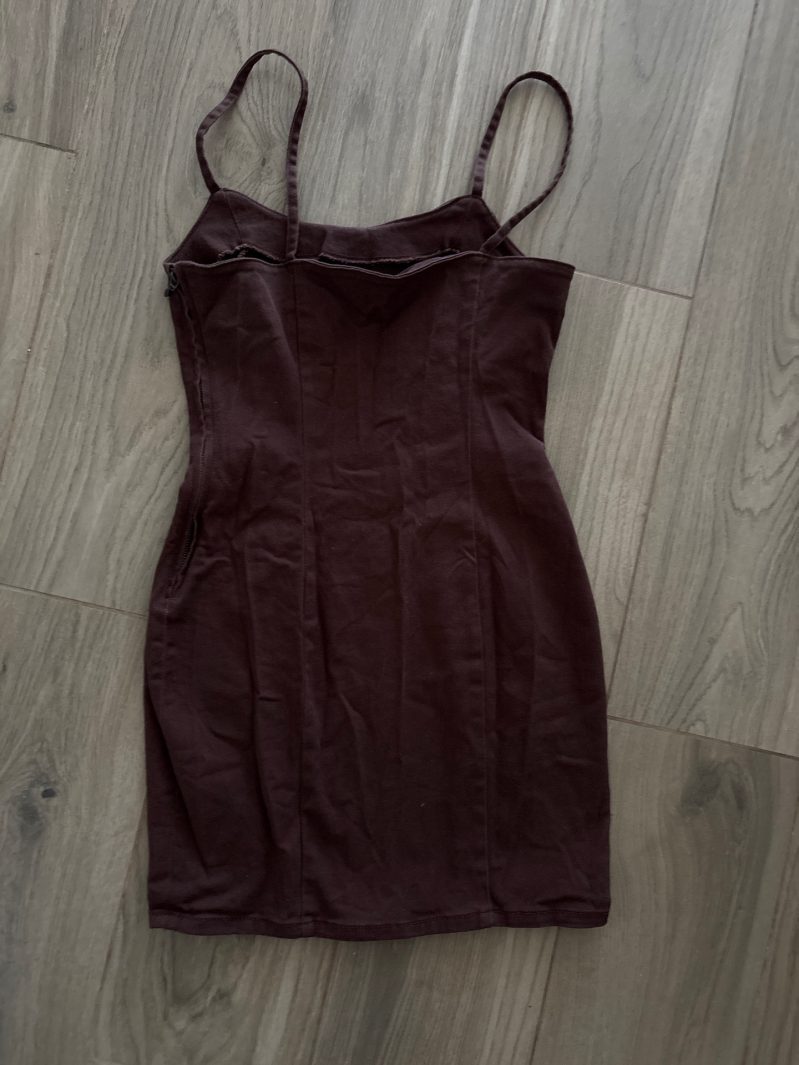 שמלת מיני ג׳ינס חום H&M - אייץ' אנד אם יד שנייה בנמיז - Nemyz