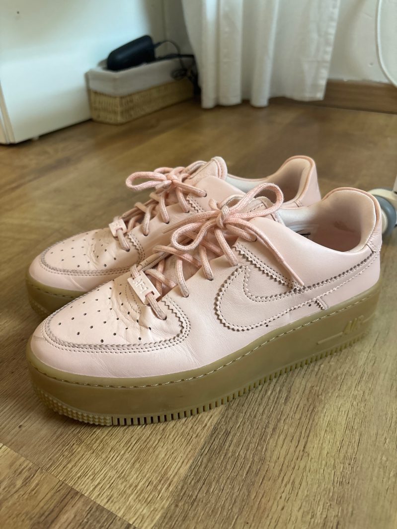 סניקרס נייקי ורודות Nike - נייקי יד שנייה בנמיז - Nemyz