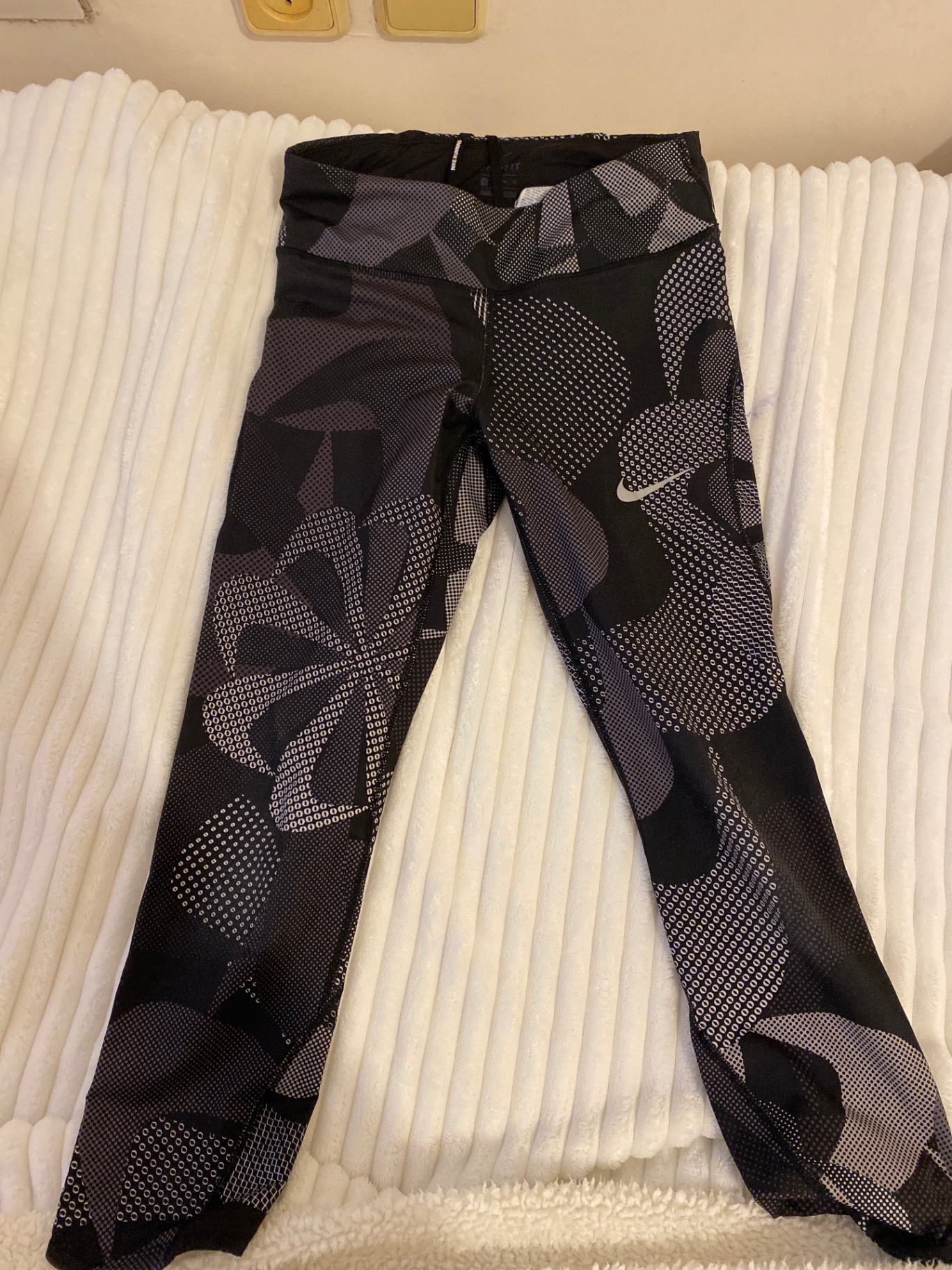 טייץ Nike - נייקי יד שנייה בנמיז - Nemyz