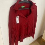 חולצה אדומה ארוכה Benetton – בנטון יד שנייה בנמיז - Nemyz