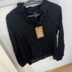 חולצה שחורה מכופתרת Vero Moda – ורו מודה יד שנייה בנמיז - Nemyz