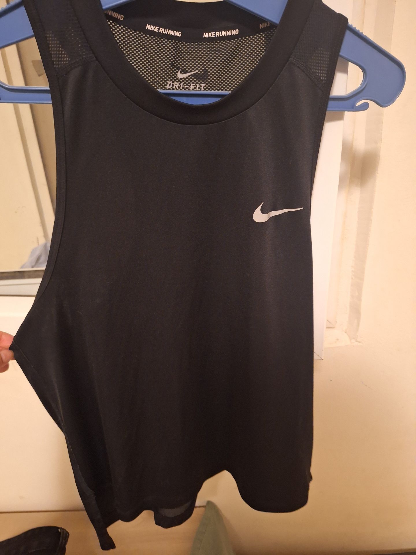 גופיית ספורט נייק Nike - נייקי יד שנייה בנמיז - Nemyz