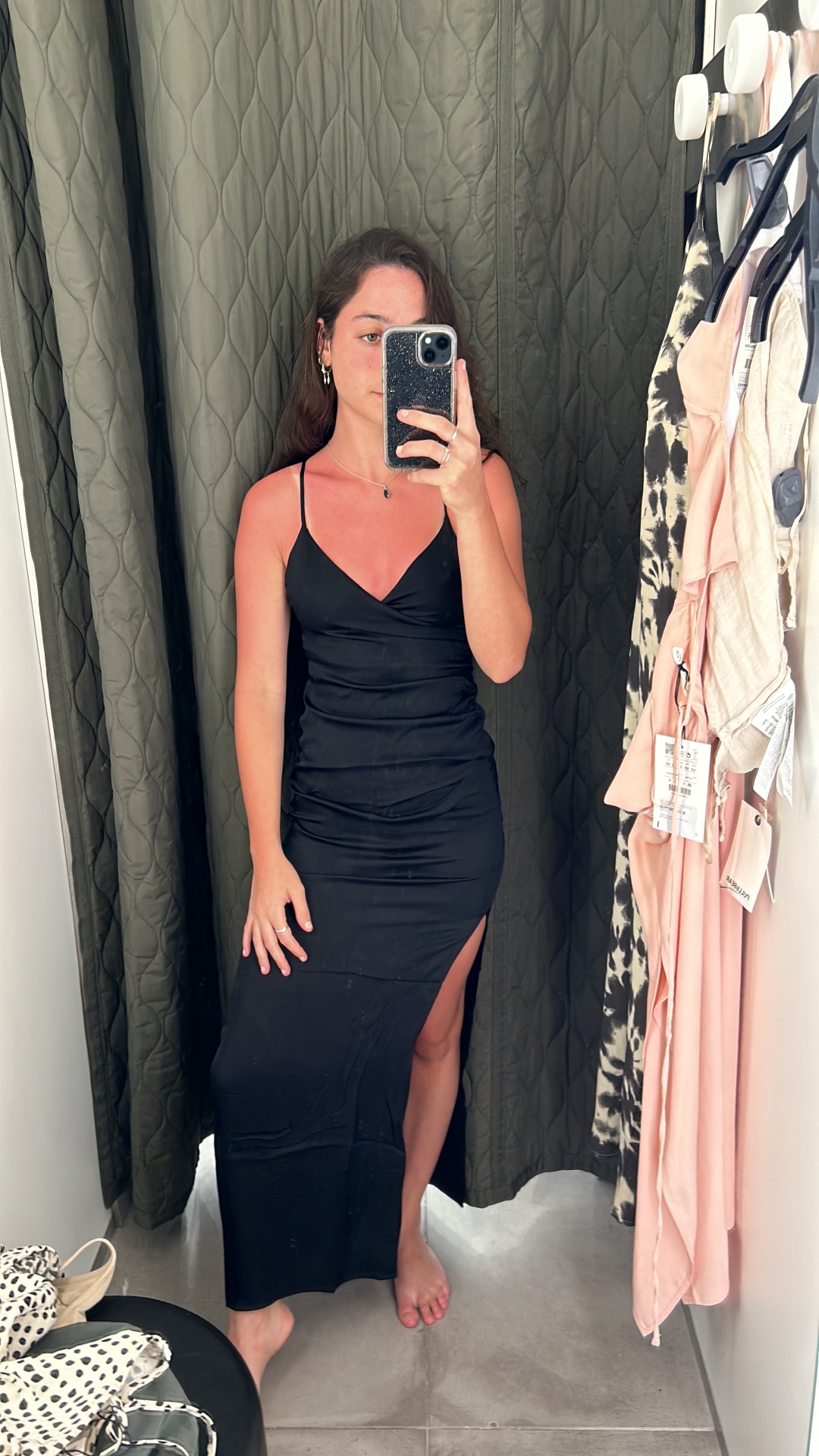 שמלה שחורה פול נ בר Pull & Bear - פול אנד בר יד שנייה בנמיז - Nemyz
