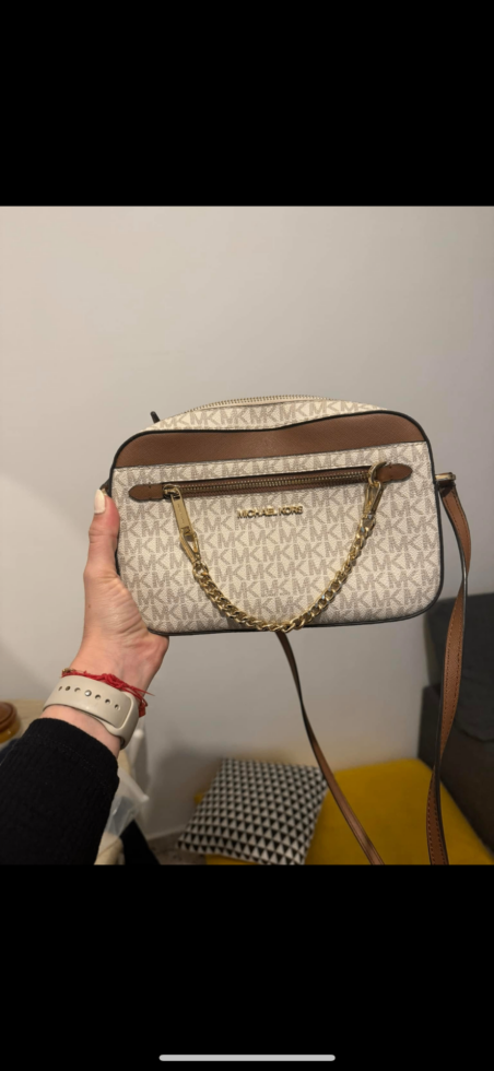תיק צד מייקל קורס מייקל קורס – Michael Kors יד שנייה בנמיז - Nemyz