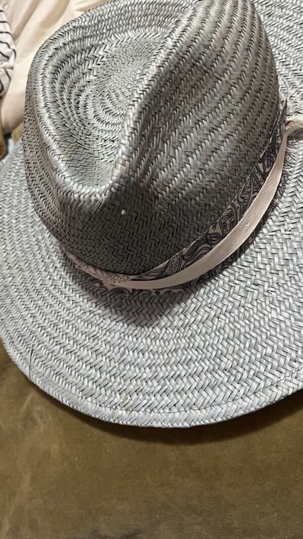 כובע קש אחר יד שנייה בנמיז - Nemyz