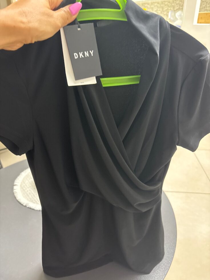 חולצת מעטפת דונה קאר DKNY - די.קיי.אן.ווי יד שנייה בנמיז - Nemyz