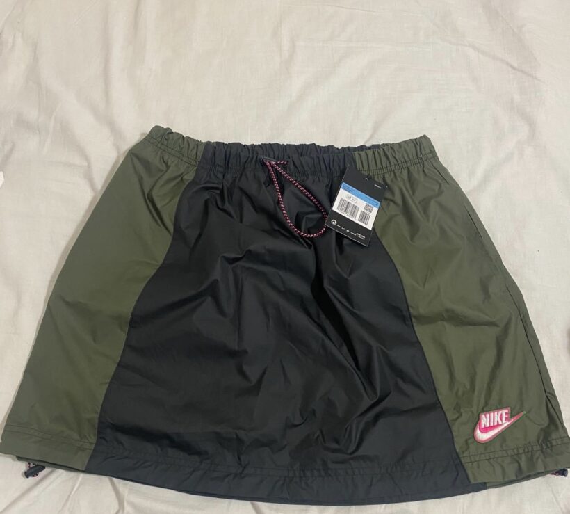 חצאית של Nike מידה M Nike - נייקי יד שנייה בנמיז - Nemyz