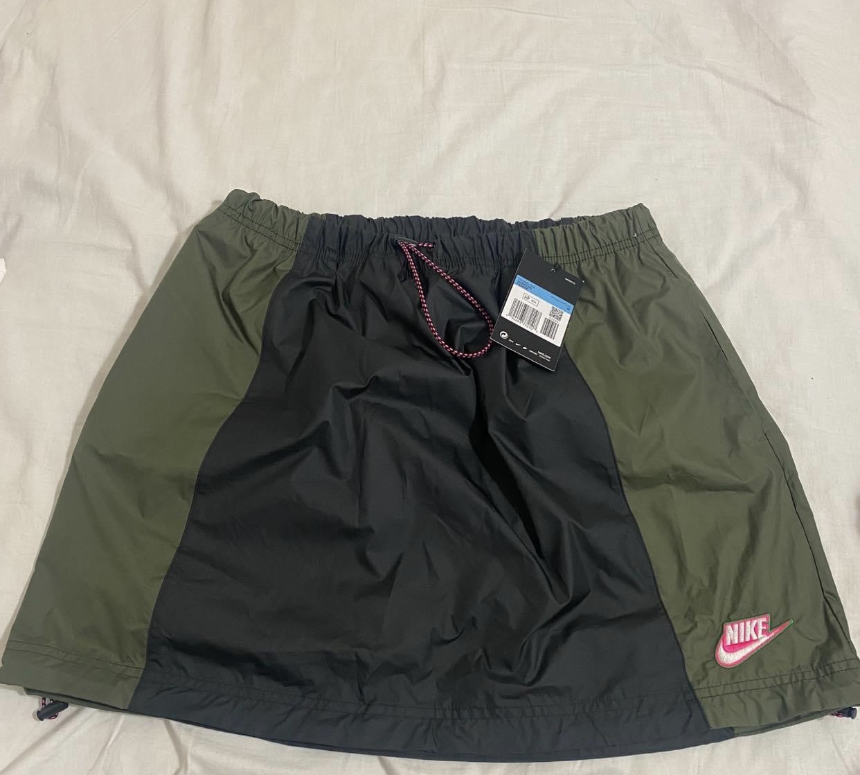 חצאית של Nike מידה M Nike - נייקי יד שנייה בנמיז - Nemyz