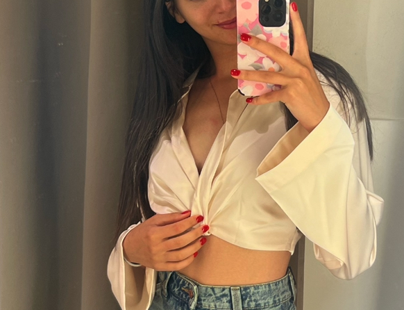 חולצת קרופ לבנה סיטו H&M - אייץ' אנד אם יד שנייה בנמיז - Nemyz