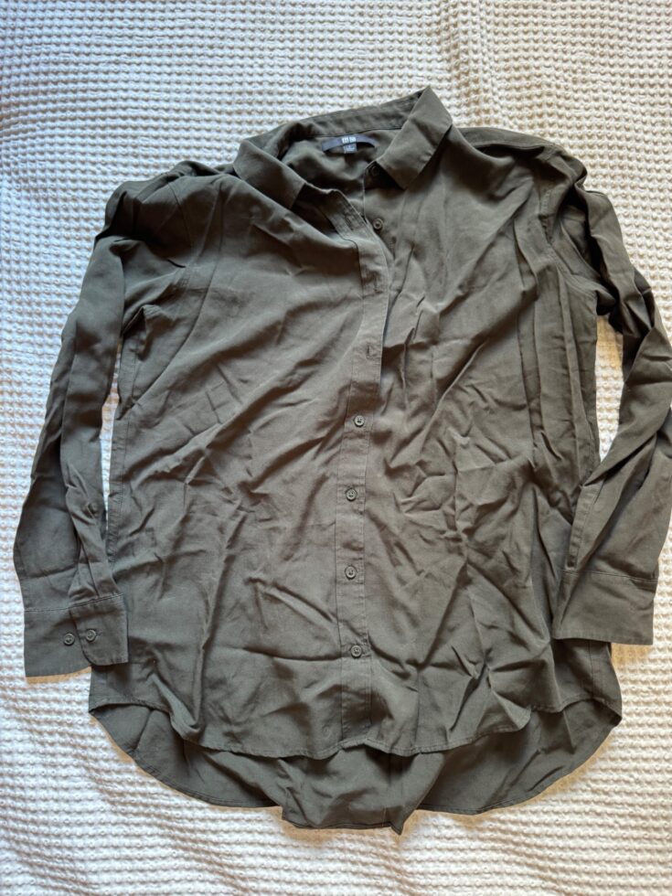 מכופתרת uniqlo יוניקלו – Uniqlo יד שנייה בנמיז - Nemyz