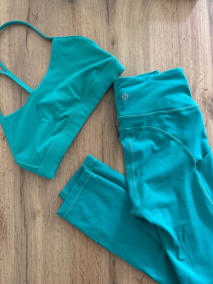 סט ספורט lululemon Lululemon - לולולמון יד שנייה בנמיז - Nemyz