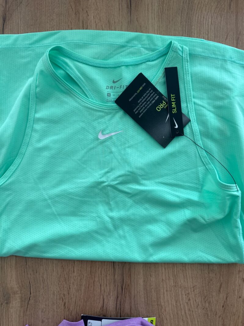 גופייה ספורט Nike Nike - נייקי יד שנייה בנמיז - Nemyz