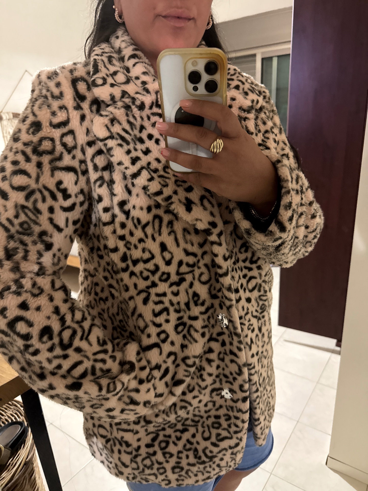 מעיל פרווה מנומר Guess - גס יד שנייה בנמיז - Nemyz