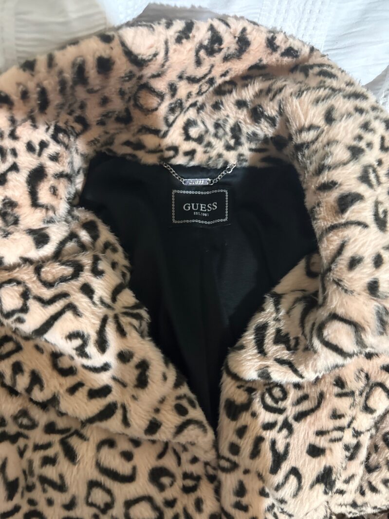 מעיל פרווה מנומר Guess - גס יד שנייה בנמיז - Nemyz