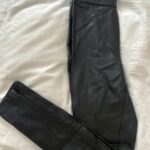 מכנס שחור guess Guess - גס יד שנייה בנמיז - Nemyz