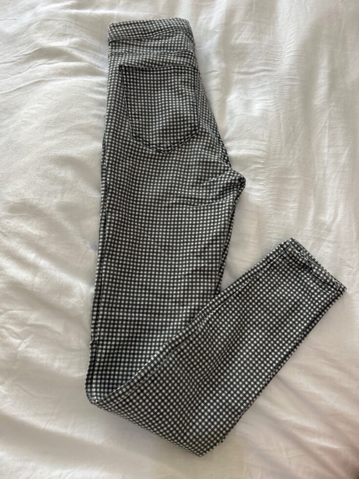 מכנס משובץ צמוד Bershka – ברשקה יד שנייה בנמיז - Nemyz