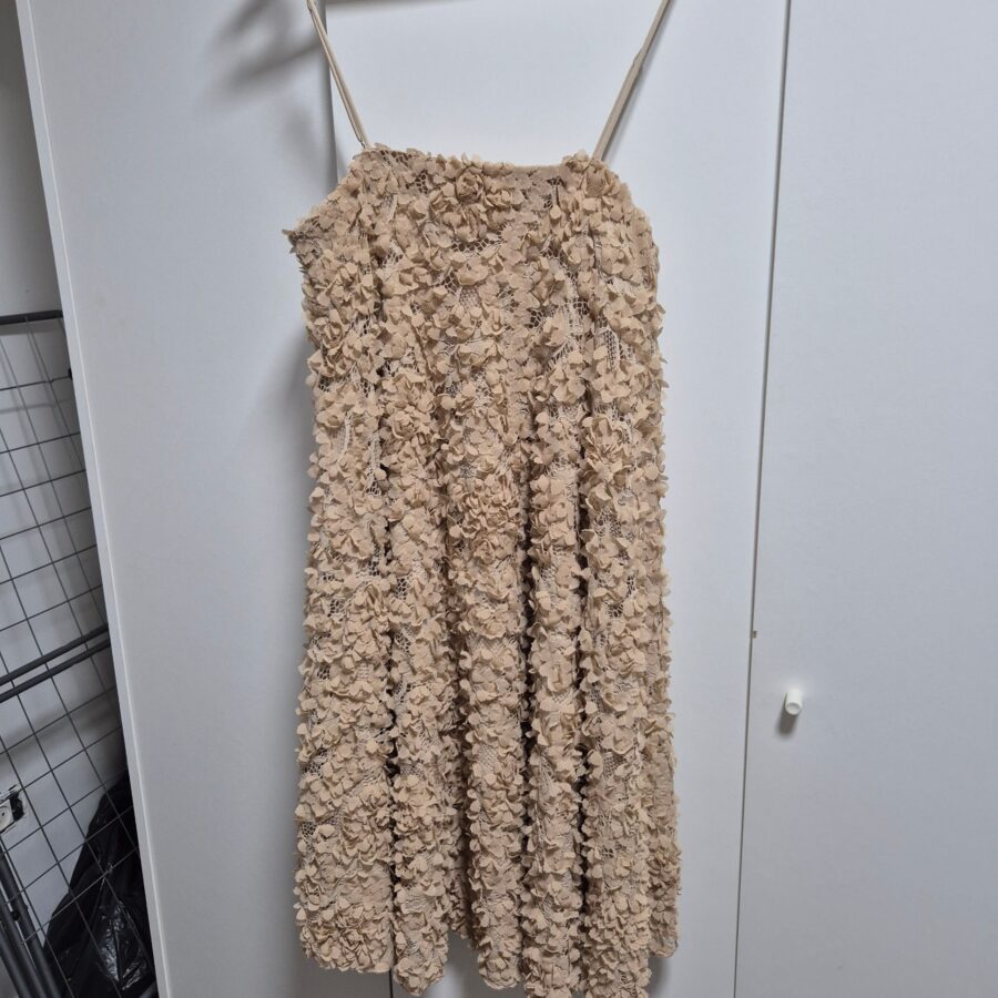 שמלת פרחים נשפכת H&M - אייץ' אנד אם יד שנייה בנמיז - Nemyz