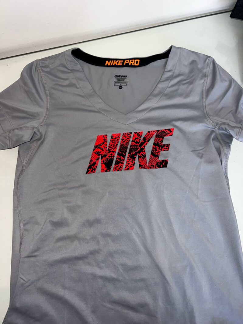 חולצה נייקי Nike - נייקי יד שנייה בנמיז - Nemyz
