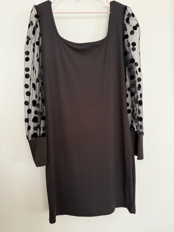 שמלת מיני שחורה SHEIN – שיין יד שנייה בנמיז - Nemyz
