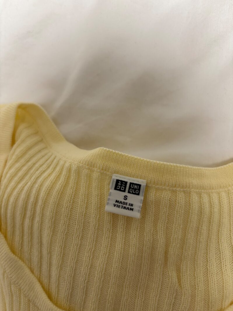 קרדיגן צהוב יוניקלו יוניקלו – Uniqlo יד שנייה בנמיז - Nemyz