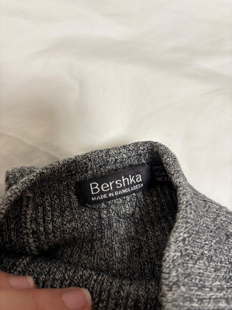 חולצת גולף ארוכה Bershka – ברשקה יד שנייה בנמיז - Nemyz