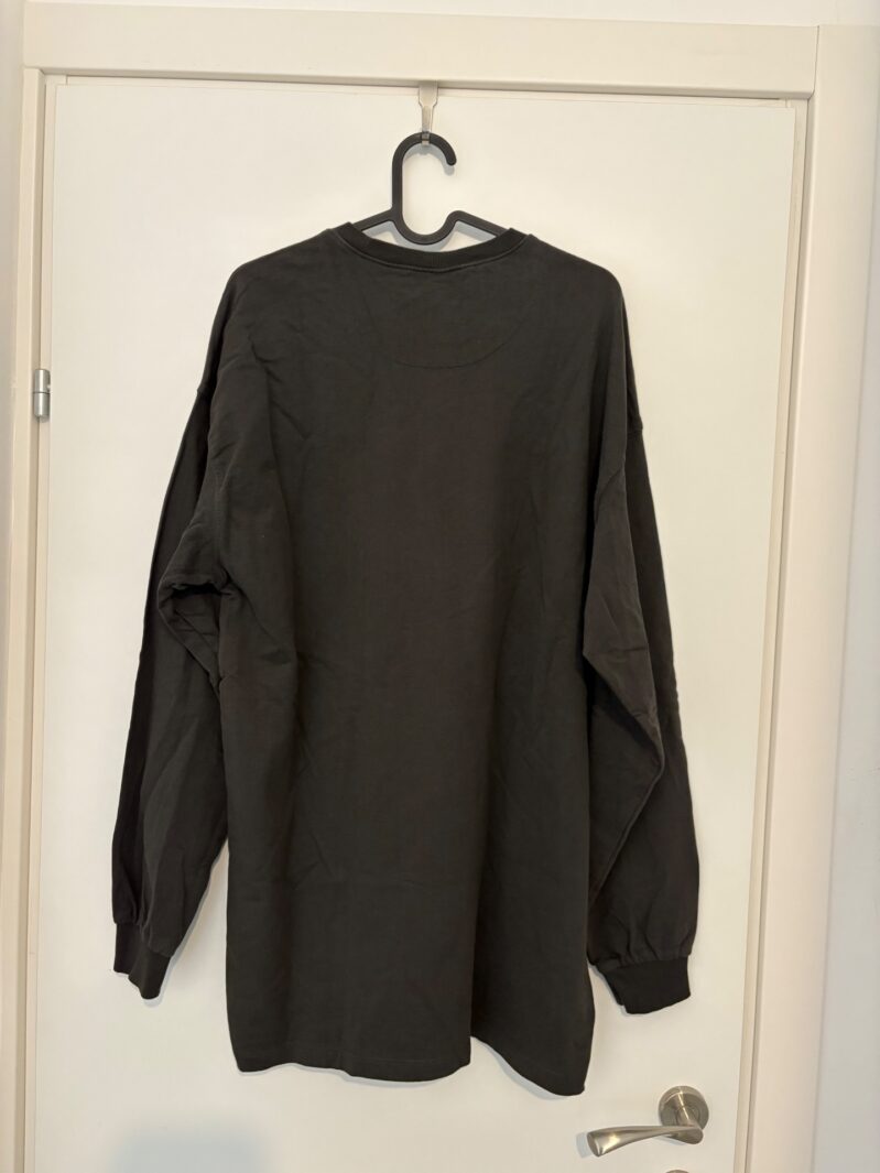 שמלה של בילי אייליש H&M - אייץ' אנד אם יד שנייה בנמיז - Nemyz