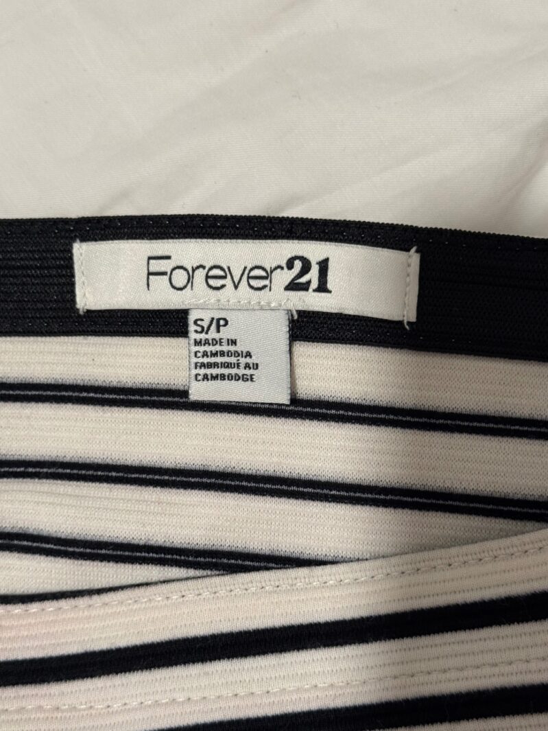 חצאית מיני Forever 21 - פוראבר 21 יד שנייה בנמיז - Nemyz