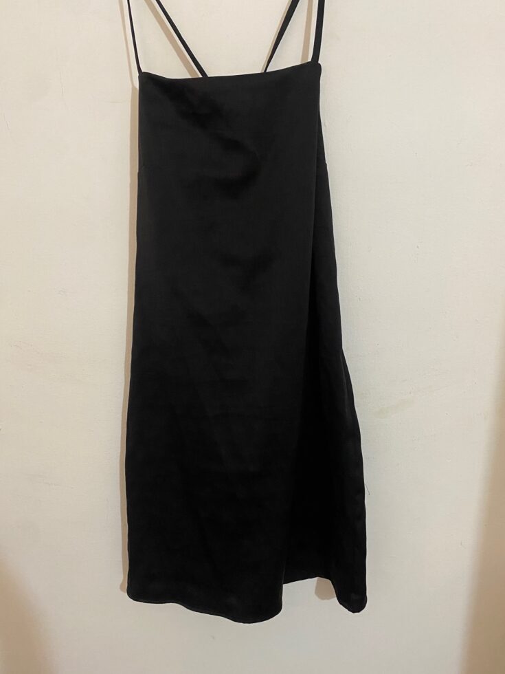 שמלה שחורה H&M H&M - אייץ' אנד אם יד שנייה בנמיז - Nemyz