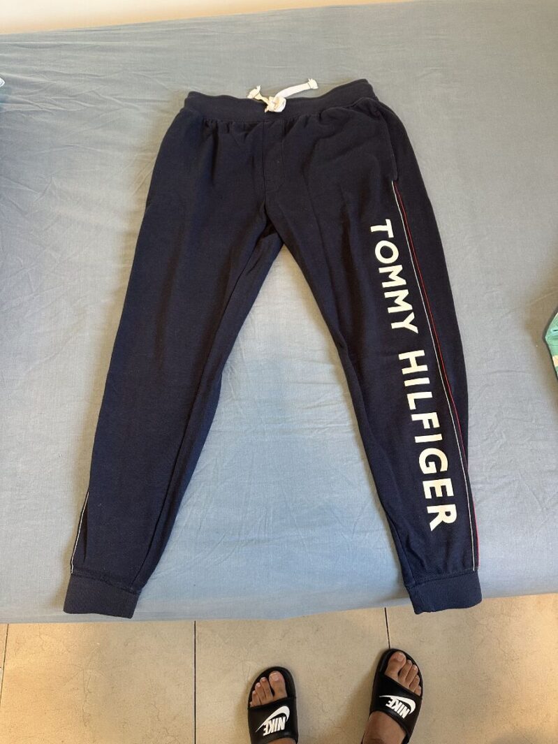 מכנס טרנינג כחול Tommy Hilfiger - טומי הילפיגר יד שנייה בנמיז - Nemyz