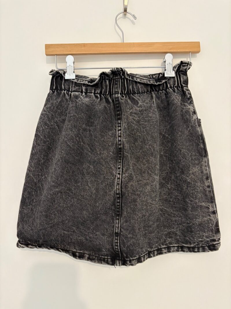 חצאית ג׳ינס Bershka – ברשקה יד שנייה בנמיז - Nemyz