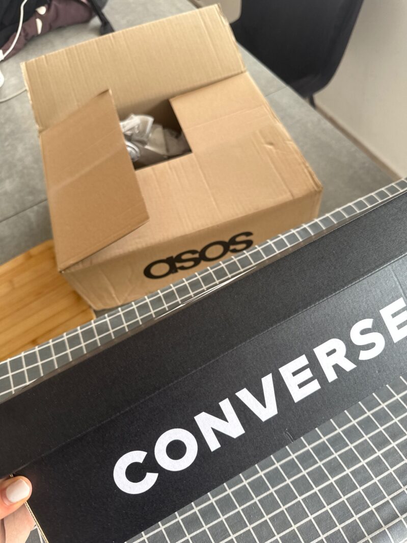 נעליי קונברס יוניסקס Converse (All-Star) – קונברס (אול-סטאר) יד שנייה בנמיז - Nemyz