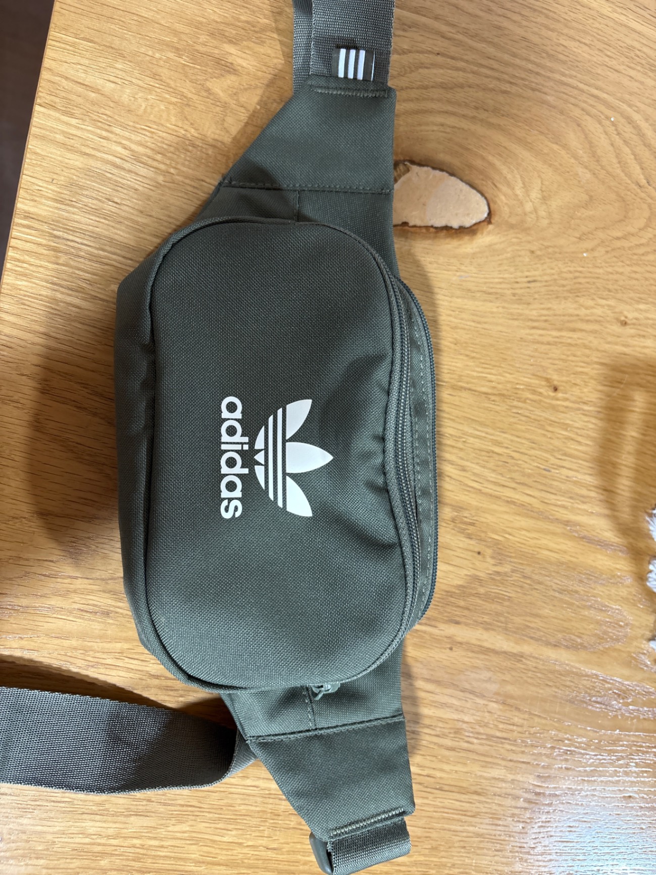 פאוץ אדידס מקורי Adidas – אדידס יד שנייה בנמיז - Nemyz