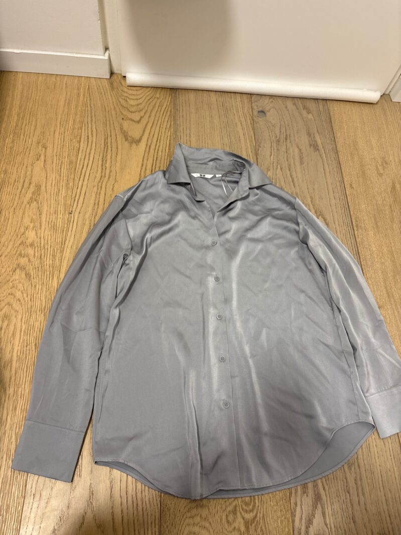 מכופתרת סאטן יוניקלו יוניקלו – Uniqlo יד שנייה בנמיז - Nemyz