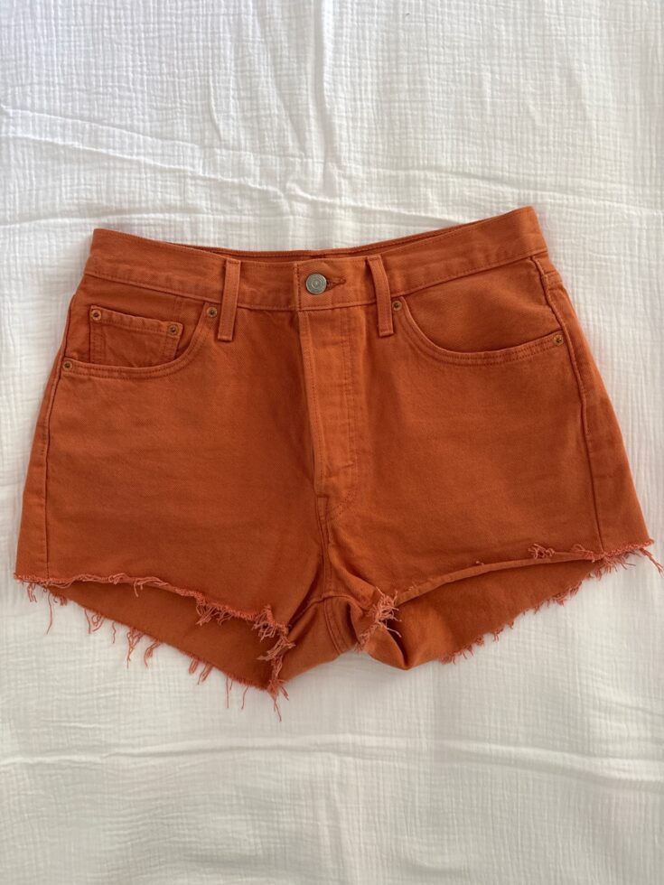 ג׳ינס ליווייס קצר מהמם Levi's - ליווייס יד שנייה בנמיז - Nemyz