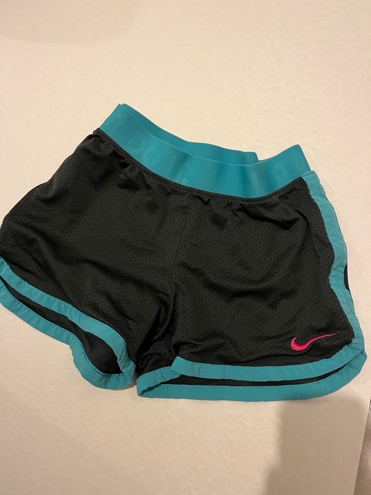 מכנס ריצה קצר נייק Nike - נייקי יד שנייה בנמיז - Nemyz