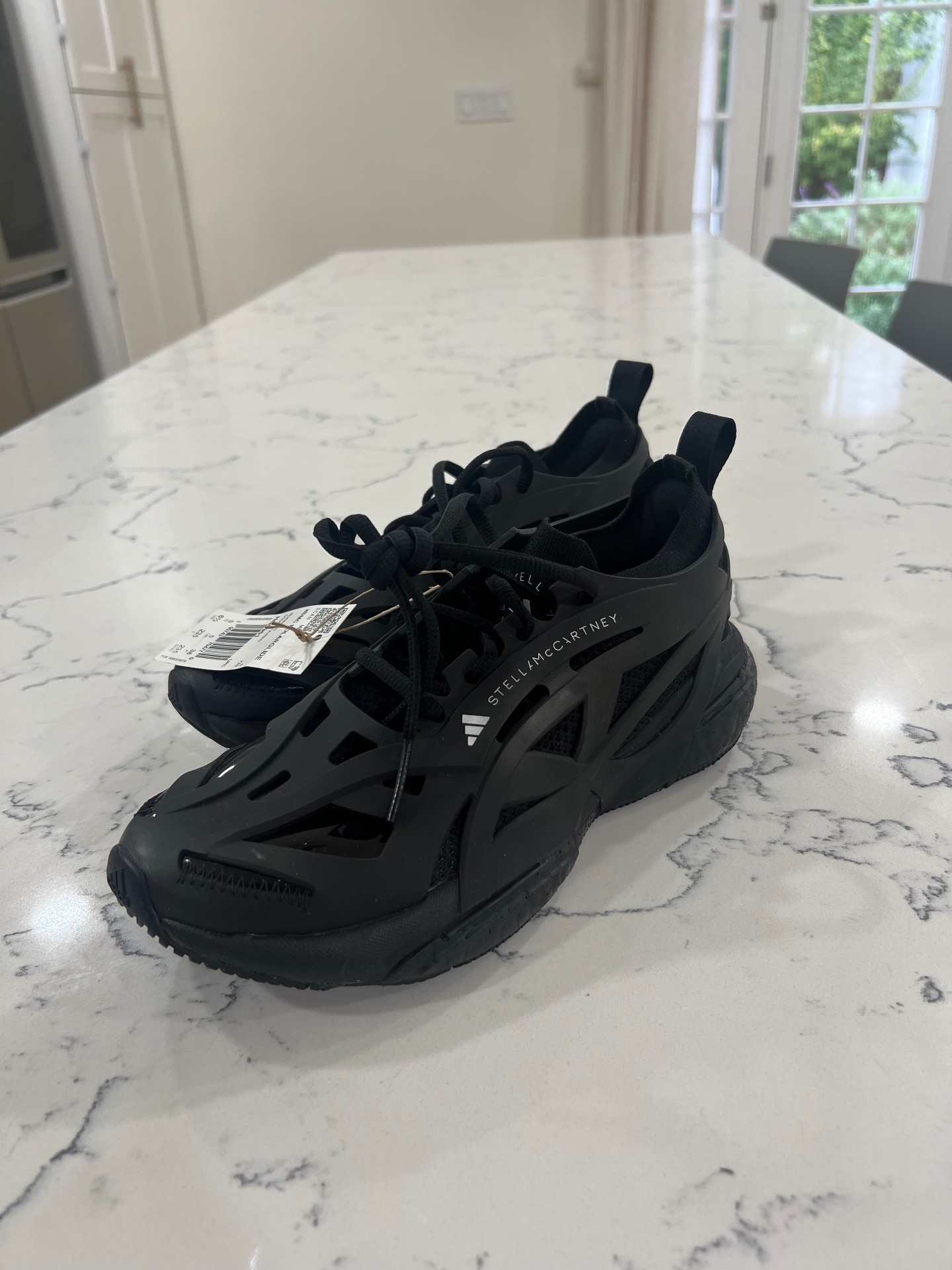 נעלי ספורט אדידס Adidas – אדידס יד שנייה בנמיז - Nemyz