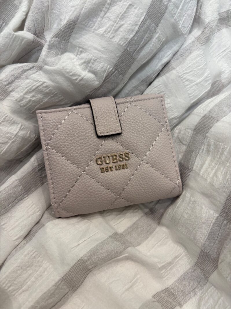 ארנק של GUESS Guess - גס יד שנייה בנמיז - Nemyz
