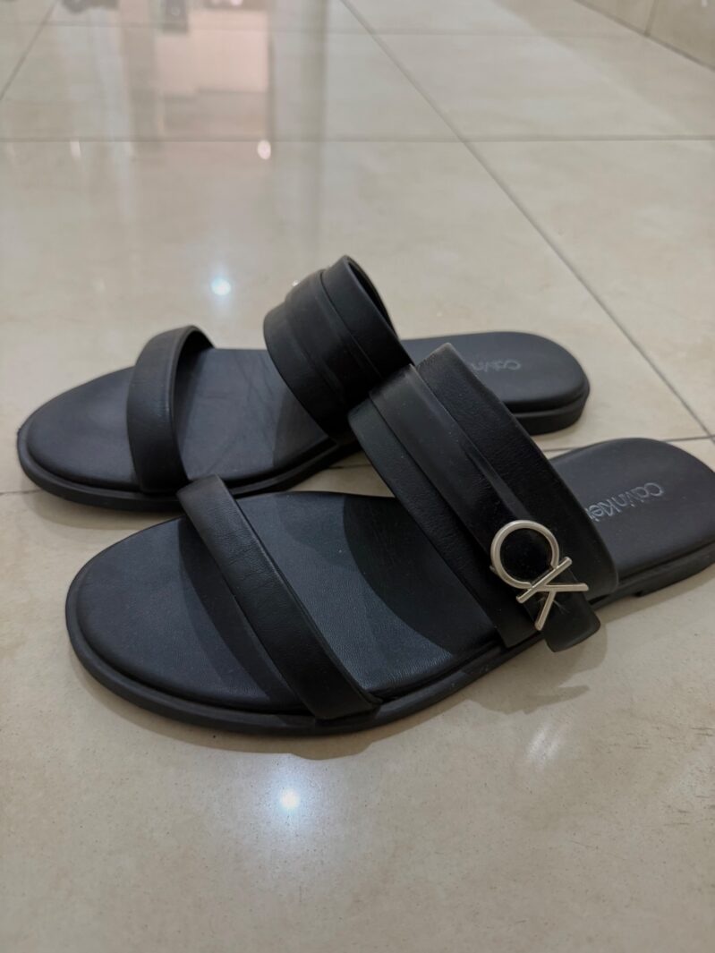 כפכפים calvin klein Calvin Klein – קלווין קליין יד שנייה בנמיז - Nemyz